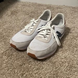 New Balance 720 Trainers